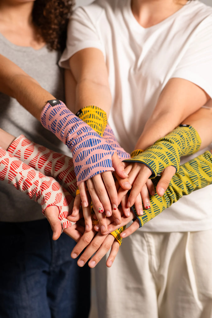 Mitones estampados de colores alegres Happy Belly Barcelona