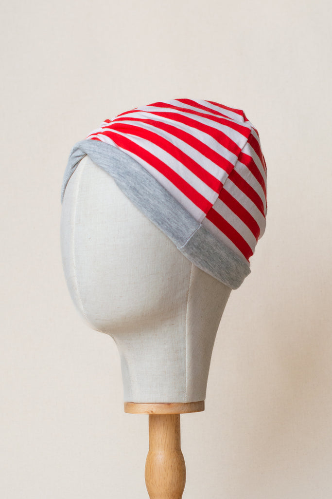 Turbante reversible rayas rojas e interior gris claro, de algodón orgánico